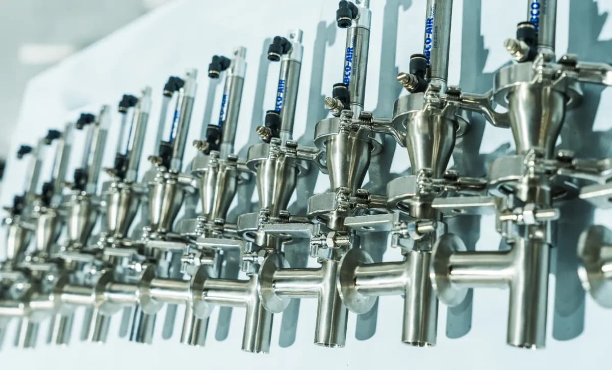Bottling and filling equipment on the production line